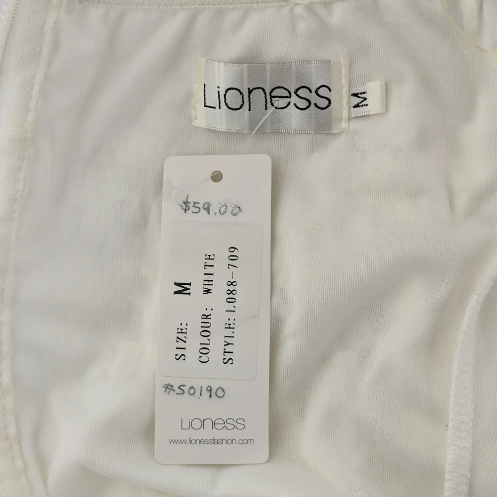 Lioness Dress Size Medium White Lined Cap Sleeves Zip-up Back Lace Fringe BNWT - Picture 6 of 8